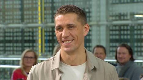 Nils Petersen stellt sich der Doppelpass-Rubrik "Frag den Stargast", gibt dem FC Bayern einen Rat und spricht über sein verrücktestes Fußballspiel.