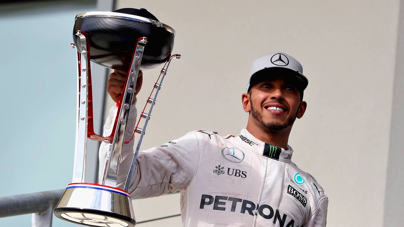 Hamilton siegt und hält WM offen