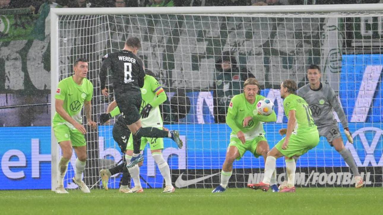 Sebastiaan Bornauw bekam den Ball an den Ellenbogen - Elfmeter gab es jedoch nicht
