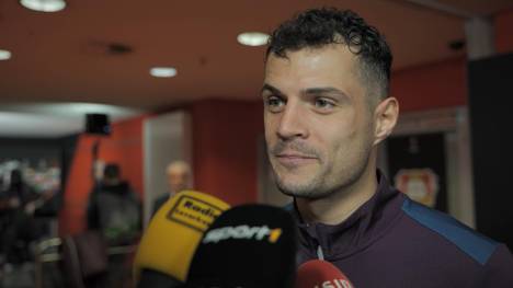 Bayer 04 Leverkusen sieht der Blamage entgegen. Urplötzlich - binnen weniger Minuten - überschlagen sich die Ergebnisse. Der Werkself gelingt ein unglaubliches Comeback.