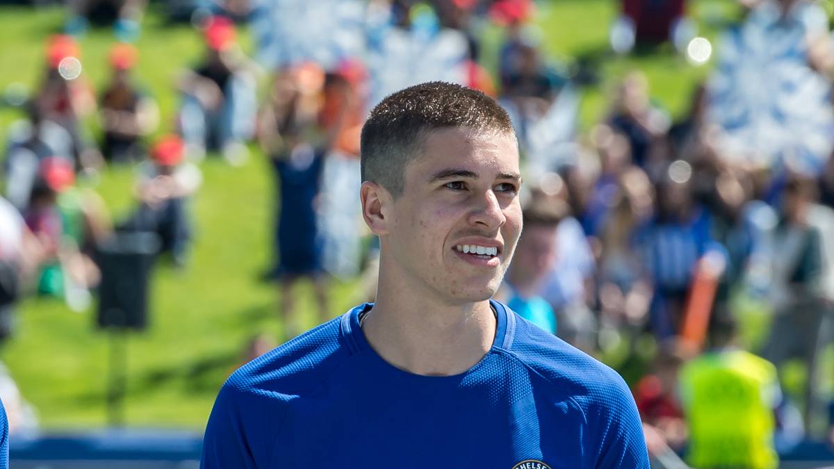 Jacob Maddox (Cheltenham Town): Mittelfeld, England (kehrt 2019 zurück)