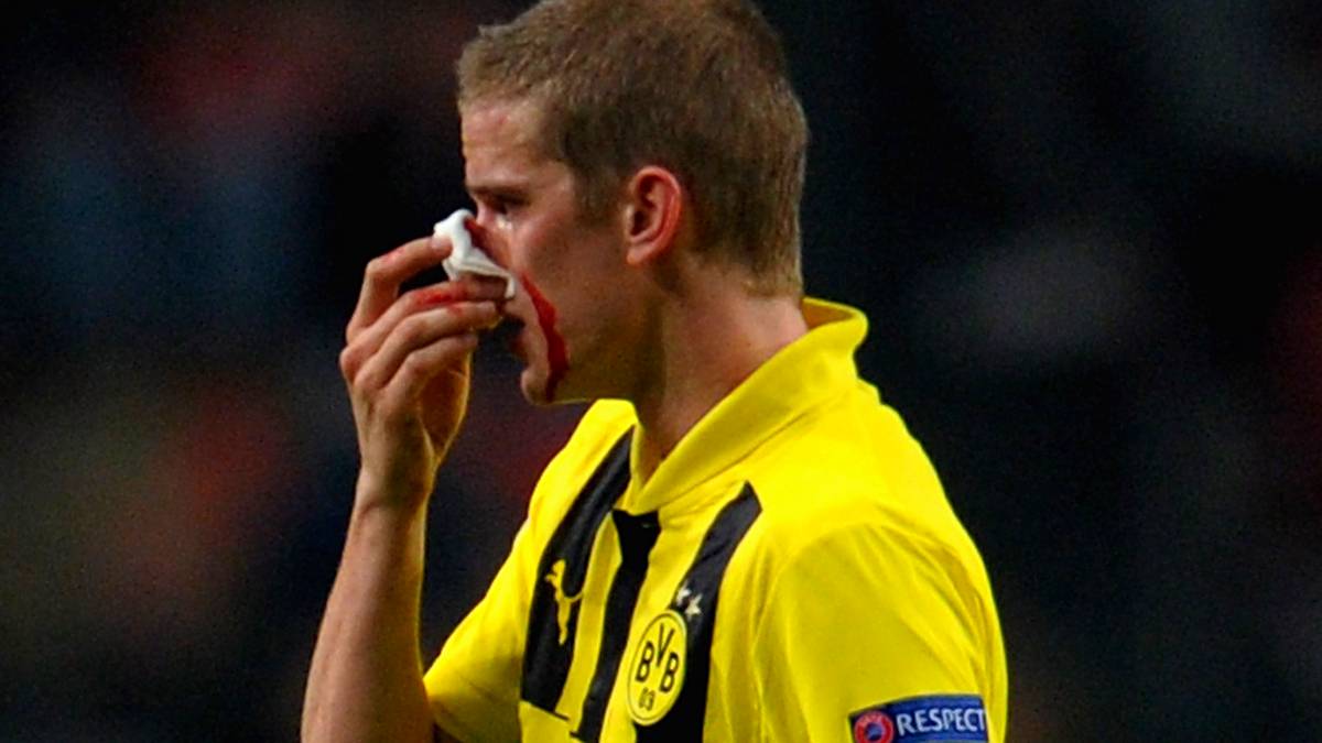 Es ist ein weiterer Eintrag in der schon jetzt prall gefüllten Krankenakte eines Mannes, der sich schon oft von schwereren Verletzungen zurückkämpfen musste. SPORT1 blickt zurück auf Benders Verletzungshistorie