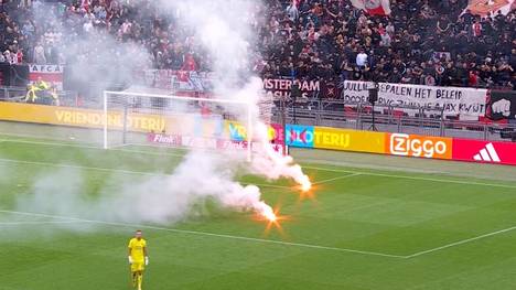 Im niederländischen Klassiker führt Feyenoord Ajax Amsterdam eine Halbzeit lang vor. Dann sorgen die Ajax-Fans nach mehreren Unterbrechungen für einen Spielabbruch.