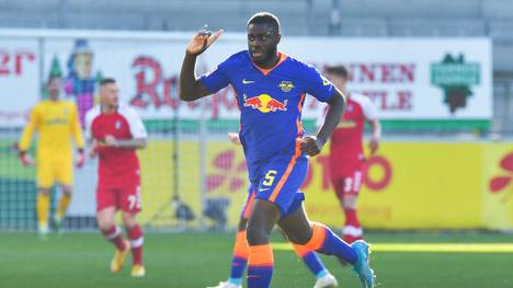 Scharfe Kritik an Bayerns Wunschtransfer Dayot Upamecano von England-Legende Rio Ferdinand. Der ehemalige Abwehrspieler von Manchester United kritisierte vor allem Upamecanos jüngste Auftritte...