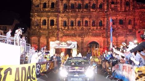 Die Porta Nigra in Trier ist am Donnerstag die Anlaufstelle für alle Rallye-Fans