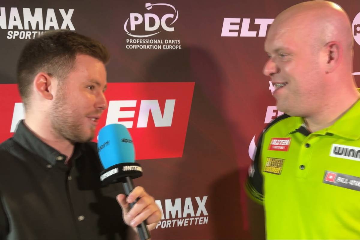 Michael van Gerwen gewinnt den German Darts Grand Prix und zeigt sich danach emotional.