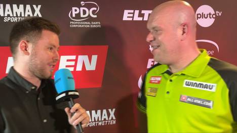 Michael van Gerwen gewinnt den German Darts Grand Prix und zeigt sich danach emotional.