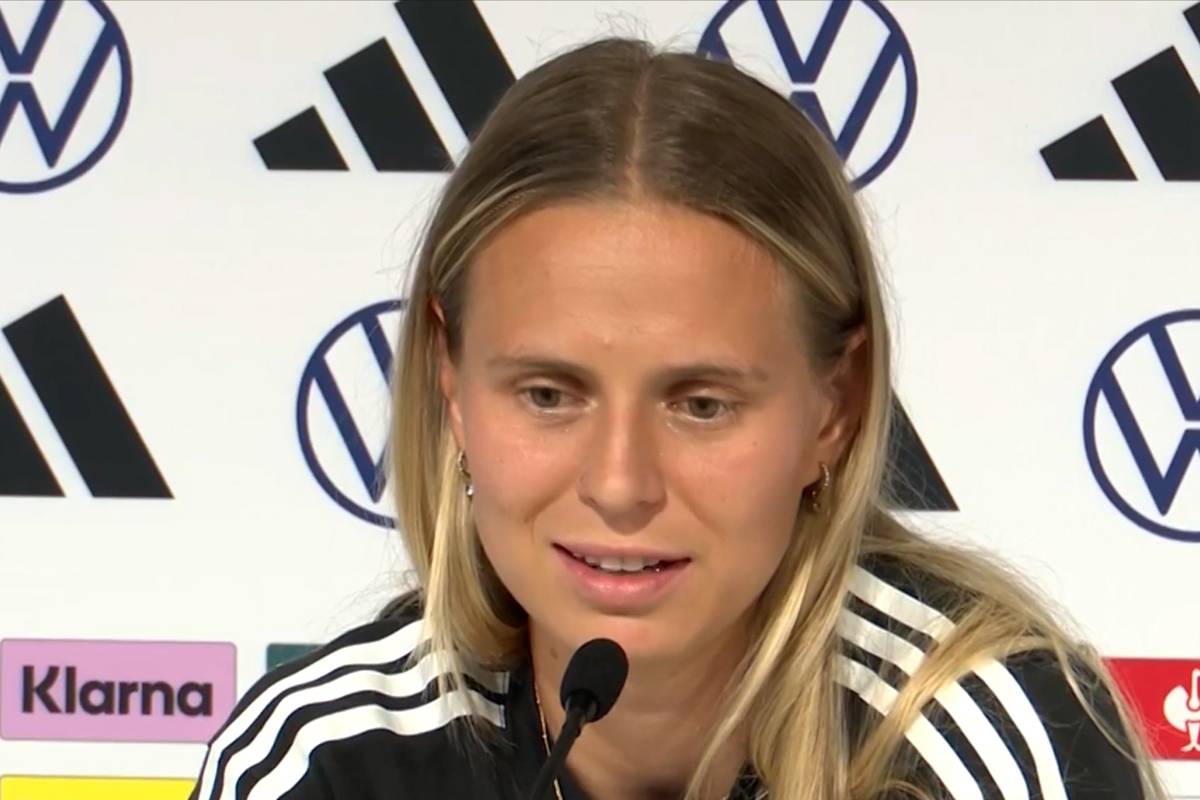 Vor dem EM-Viertelfinale verteidigt Klara Bühl die offensive Spielweise der DFB-Frauen. Nach den zahlreichen Gegentoren in den vergangenen Spielen legt sie aber auch den Finger in die Wunde.