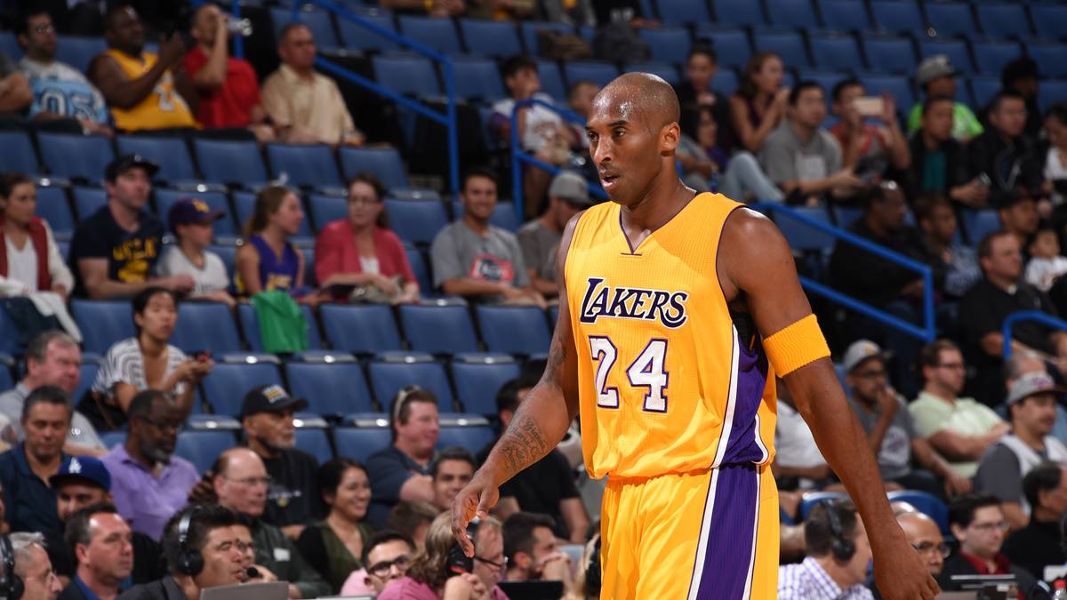 KOBE BRYANT (Los Angeles Lakers): Auch die "Black Mamba" ist inzwischen 37 und hat 1500 NBA-Spiele auf dem Tacho. Das hinterlässt Spuren. Nachdem er letztes Jahr nach Achillessehnenriss und Schulter-OP nur 35 Spiele absolviert, könnte diese Saison die letzte von Bryant sein. Beim stets von sich überzeugten Arbeitstier wird es spannend zu sehen sein, ob er den Stab an die nächste Generation übergeben kann oder doch wieder mit Scheuklappen aufs Feld geht