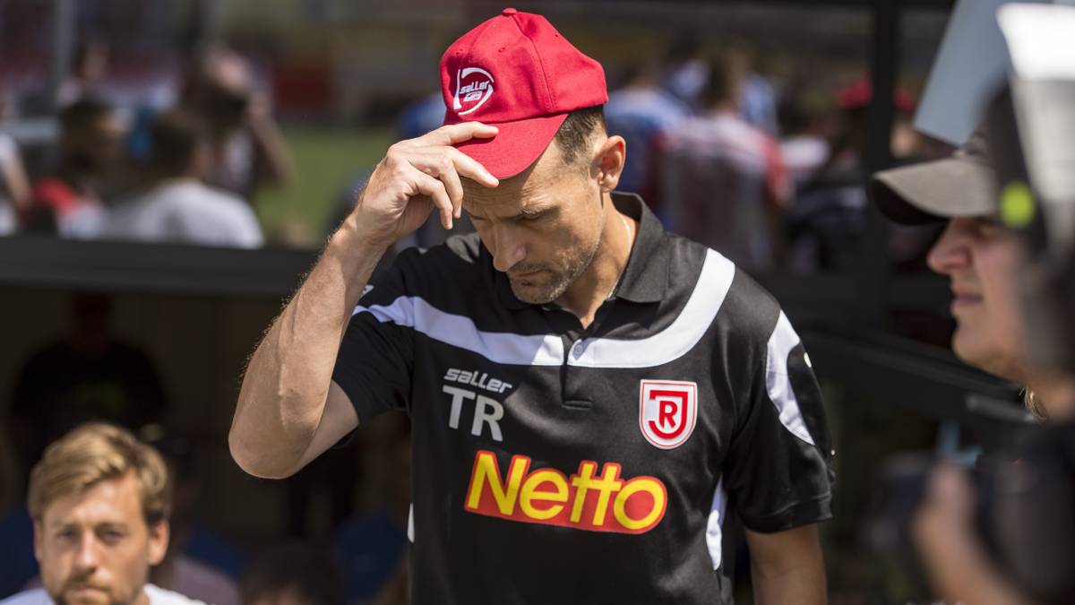 Oder Heiko Herrlich, der vergangenes Jahr Regensburg in Liga zwei führte und dann in Leverkusen anheuerte. "Gründe hierfür sind meiner Meinung nach die immer besser werdenden Ausbildungen und Offenheit für Innovationen", sagte Analyst Böttcher. SPORT1 zeigt das Ranking der Bundesliga-Trainer