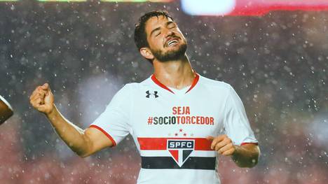 Sao Paulo v Flamengo - Brasileirao Series A 2015