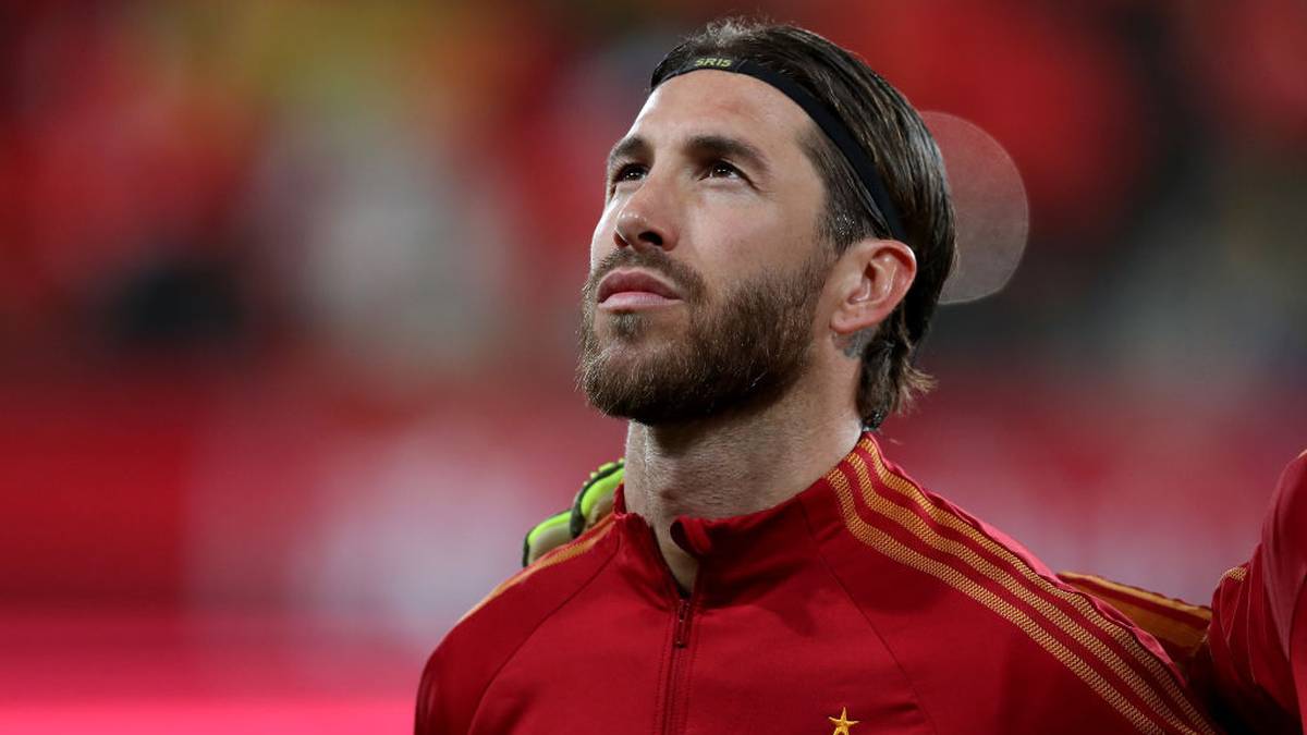 SPANIEN: Rekordnationalspieler, Weltmeister 2010 und Europameister 2008 und 2012 - SERGIO RAMOS hat mit dem Nationalteam schon alles erreicht. Die EM 2020 wäre das wohl letzte große Turnier für den Star von Real Madrid sein können. Ob er im kommenden Jahr im Alter von dann 35 Jahren noch einmal antritt, ist fraglich