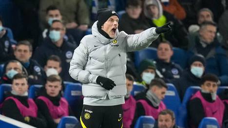 Der FC Chelsea schlittert immer weiter in eine Krise. Welttrainer Thomas Tuchel wirkt angeschlagen und will mit einer besonderen Maßnahme für frischen Wind sorgen.