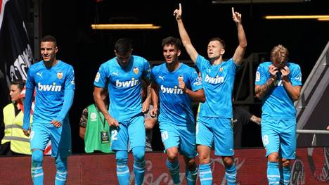 Valencia feiert seinen Siegtreffer in Bilbao