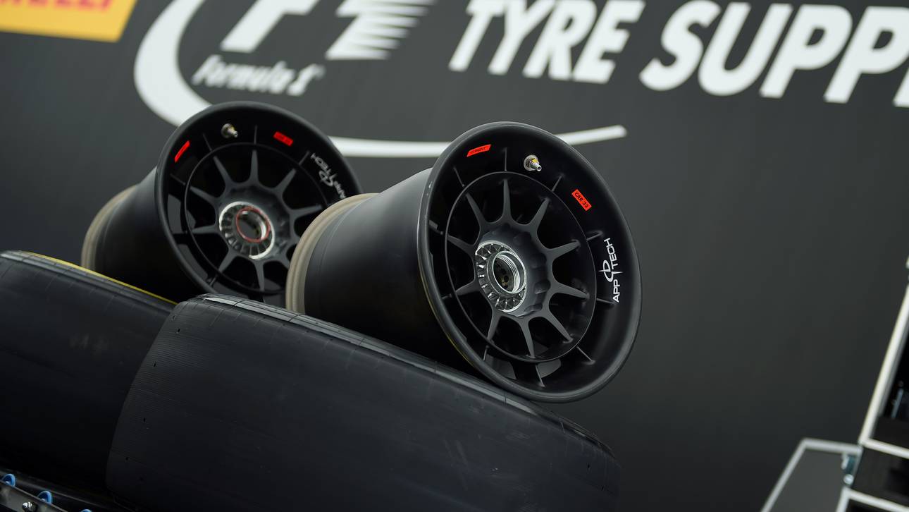 Formel 1 verlängert mit Pirelli