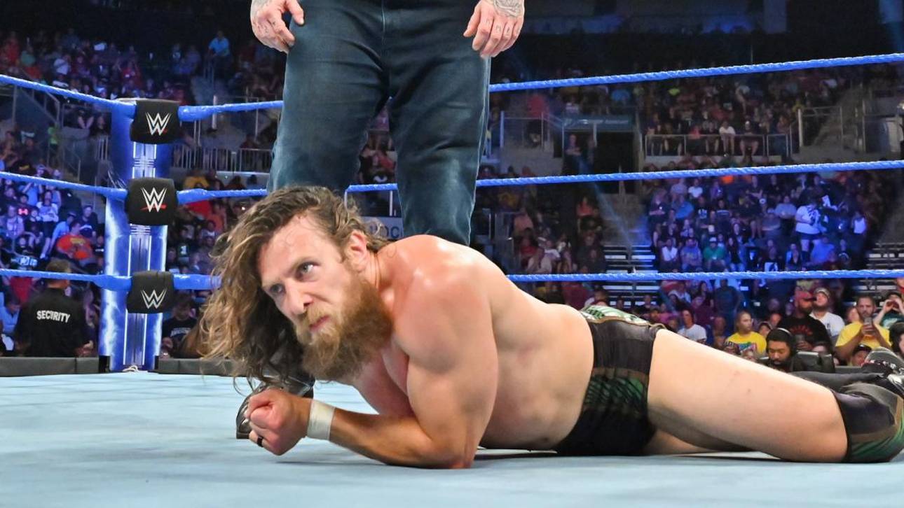 Newcomer düpiert WWE-Topstar