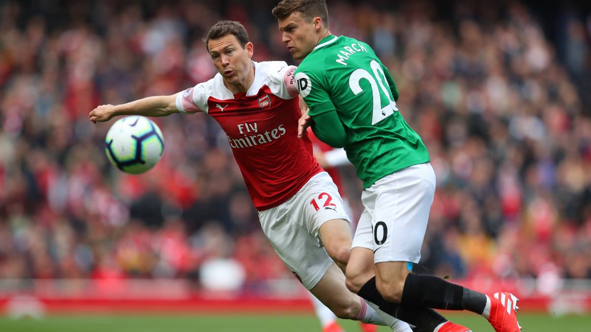 STEPHAN LICHTSTEINER: Schon länger ist klar, dass der auslaufende Einjahresvertrag des 35-Jährigen nicht verlängert wird. Der Rechtsverteidiger kam in der zurückliegenden Saison ohnehin nur auf 14 Premier sowie 6 Europa League Spiele