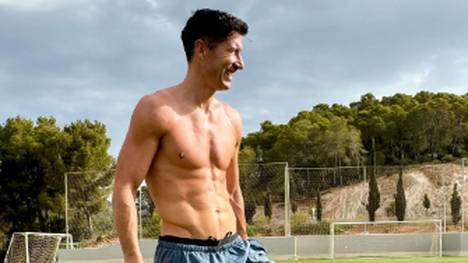 Nach dem frühen EM-Aus mit Polen hat sich Robert Lewandowski von seiner Verletzung wohl vollständig erholt und trainiert individuell mit vollem Fokus für die neue Saison.