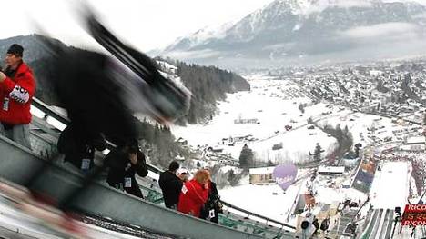 In Garmisch-Partenkirchen wird traditionell am Neujahrstag gesprungen