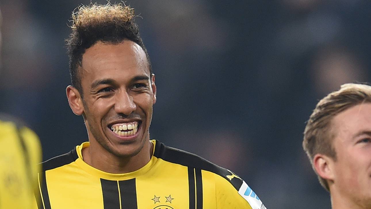 Aubameyang lacht über Sokratis‘ Strip