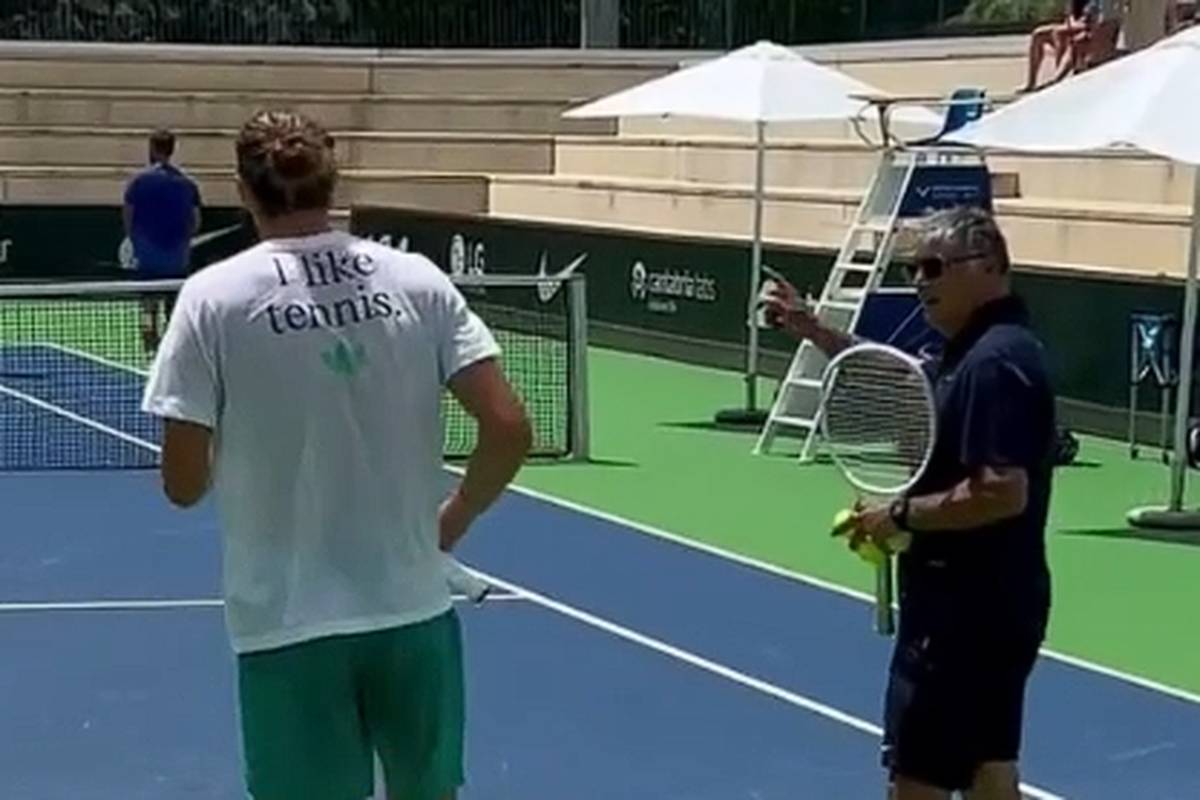 Bahnt sich hier eine neue Partnerschaft zwischen Alexander Zverev und Toni Nadal an? Der Deutsche wurde beim Training in der Rafa Nadal Academy auf Mallorca mit Toni Nadal, Onkel und ehemaliger Coach von Rafael Nadal, gesichtet.