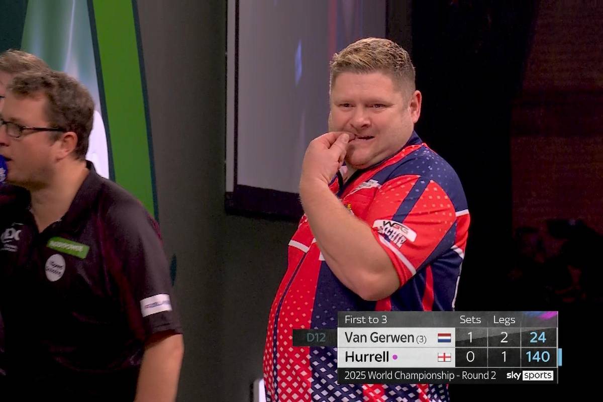 James Hurrel verliert sein Zweitrundenmatch bei der Darts WM 2025 gegen Michael van Gerwen relativ deutlich mit 0:3. Eine Szene hätte das Match allerdings spannender gestalten können, doch der Engländer hatte Pech.