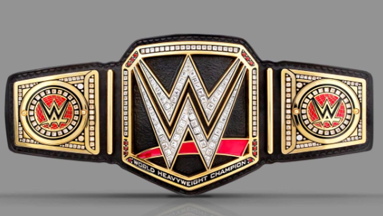 FC Bayern bekommt WWE-Gürtel