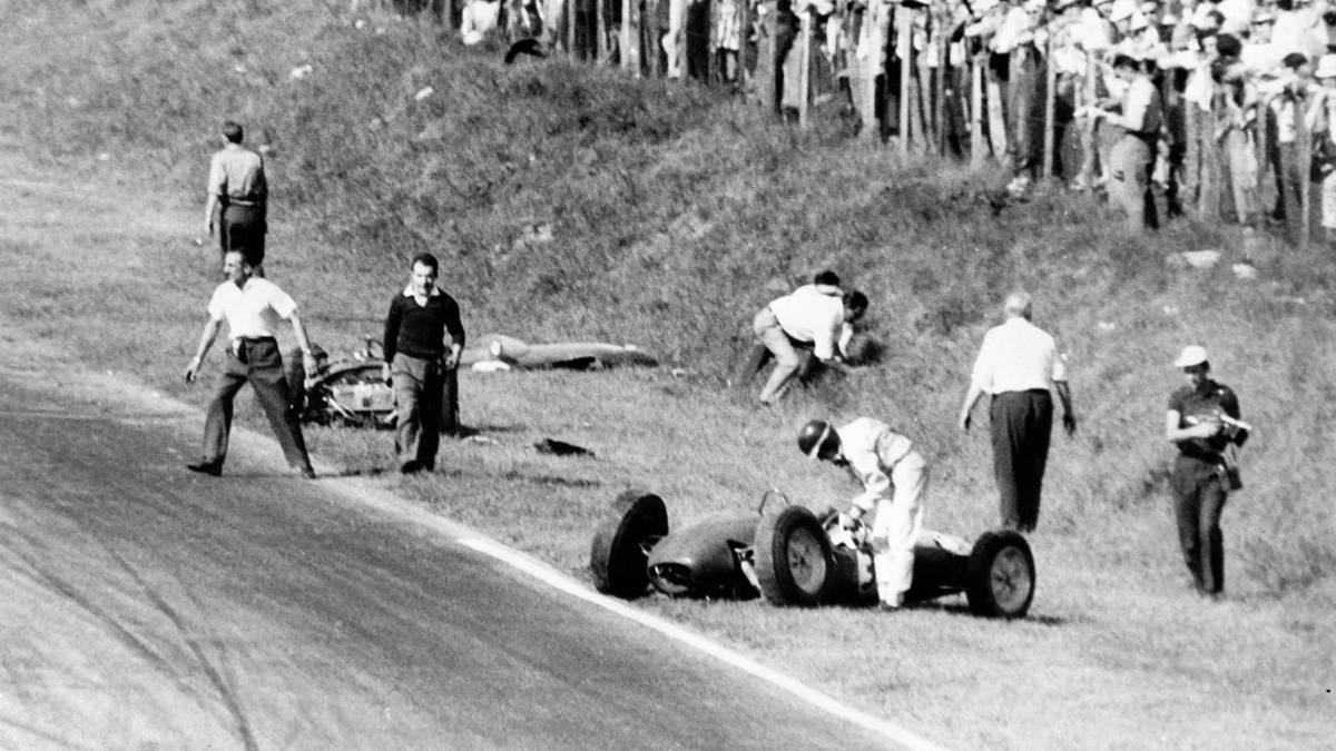 TRAGÖDIEN IN MONZA: Bis in die frühen 1990er-Jahre hinein ist Wolfgang Graf Berghe von Trips der erfolgreichste deutsche Formel-1-Pilot. 1961 ist der WM-Titel für den Ferrari-Piloten zum Greifen nah, doch beim vorletzten Saisonrennen in Monza verunglückt der Blaublüter...
