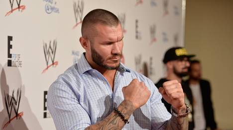 Auf der Facebook-Seite von Randy Orton wurde Kollege Wade Barrett attackiert