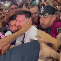 Irrer Fan-Ansturm: Messi verursacht Mega-Chaos