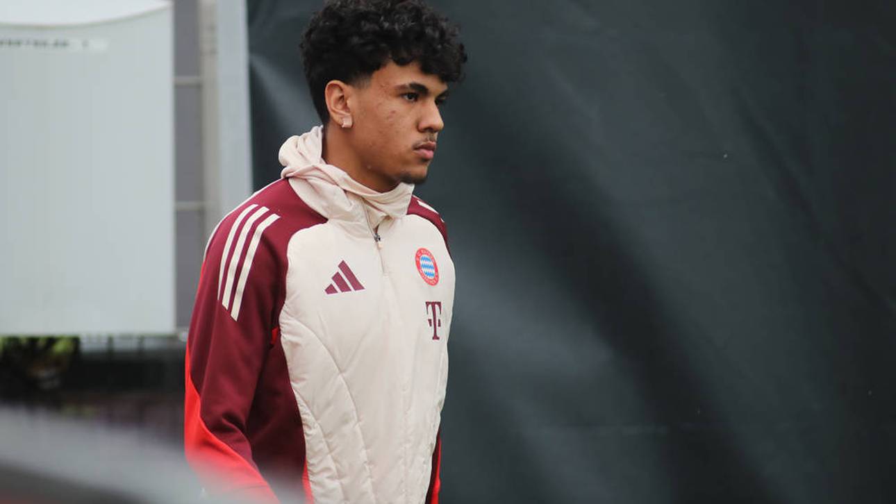 Adam Aznou im Bayern-Training