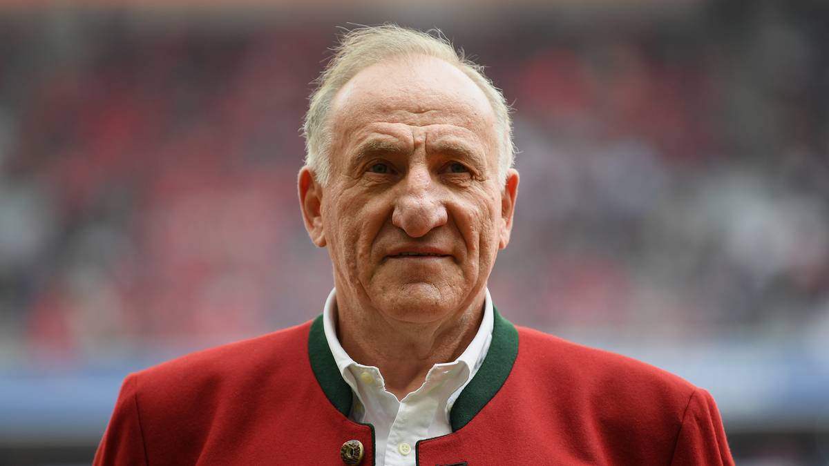 Der schnörkellose Verteidiger (1961 bis 1981 bei Bayern aktiv) ist aus den goldenen Bayern-Jahren der Siebziger nicht wegzudenken. Später dann auch als Schreibwarenladenbesitzer im Münchener Stadtteil Au eine Institution