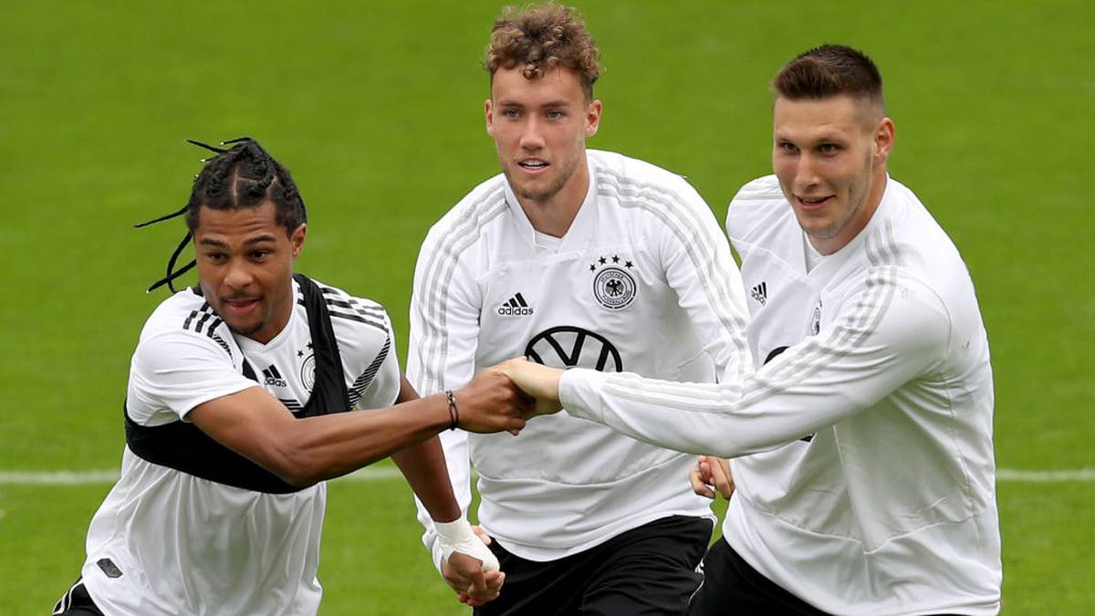 Serge Gnabry, Luca Waldschmidt und Niklas Süle (v.l.) im DFB-Training