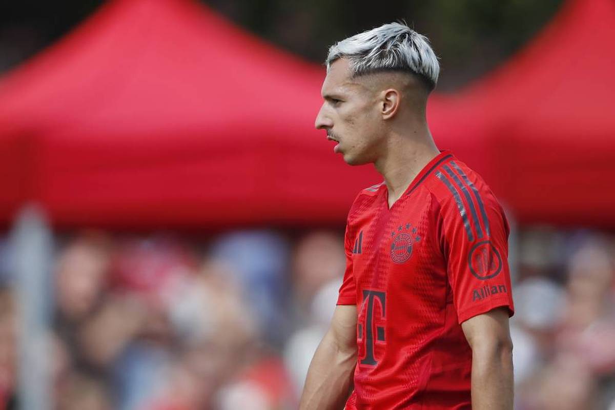 Bryan Zaragoza lässt einen sicher geglaubten Transfer mit einem Beraterwechsel offenbar platzen. Dabei stand ein Abschied vom FC Bayern kurz bevor.