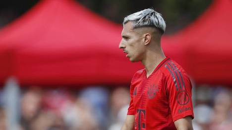 Bryan Zaragoza lässt einen sicher geglaubten Transfer mit einem Beraterwechsel offenbar platzen. Dabei stand ein Abschied vom FC Bayern kurz bevor.