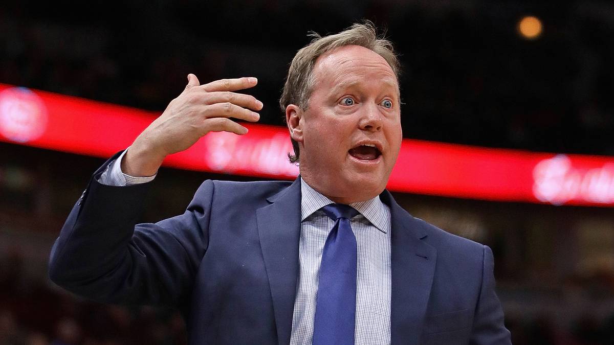 MIKE BUDENHOLZER: Denn die Milwaukee Bucks qualifizierten sich zwar auch im Vorjahr für die Playoffs, damals aber mit Ach und Krach. Zwölf Monate später darf sich Milwaukee als bestes Team der regulären Saison bezeichnen. Das Aus in den Conference Finals fällt nicht mehr ins Gewicht, da die Stimmen bereits zuvor abgegeben wurden. Ex-Hawks-Coach Budenholzer ist Award-Favorit
