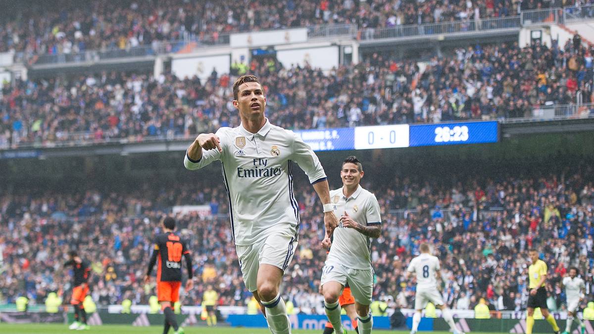 Erster Spieler, der in sechs Spielzeiten nacheinander mindestens 30 Ligatore geschossen hat