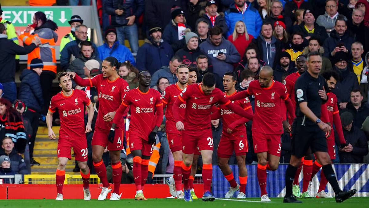 Liverpool bleibt Chelsea auf den Fersen