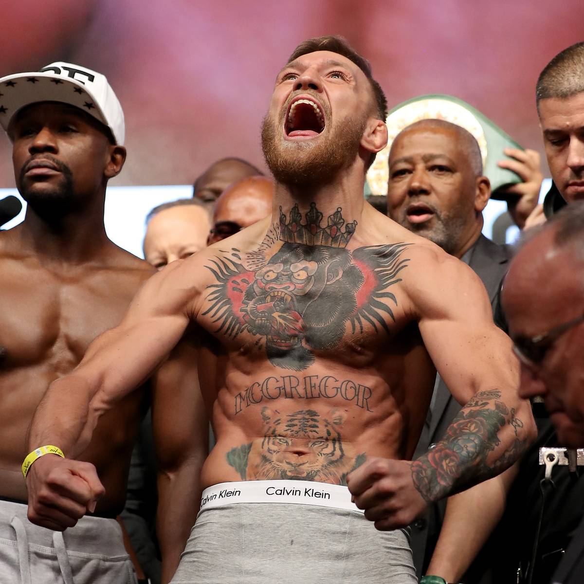 Conor Mcgregor Vs Floyd Mayweather Ire Schafft Kampfgewicht