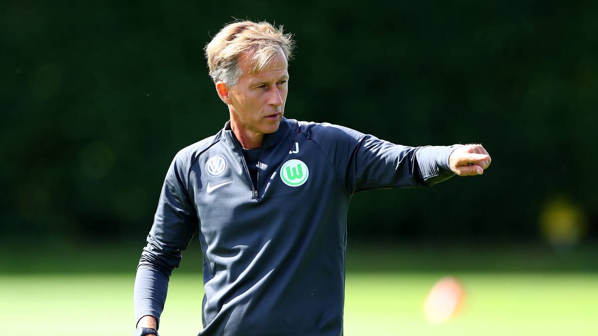 ANDRIES JONKER (VfL Wolfsburg): Meister-Tipp: Bayern München - "Die Bayern haben wieder gute Chancen, Meister zu werden."