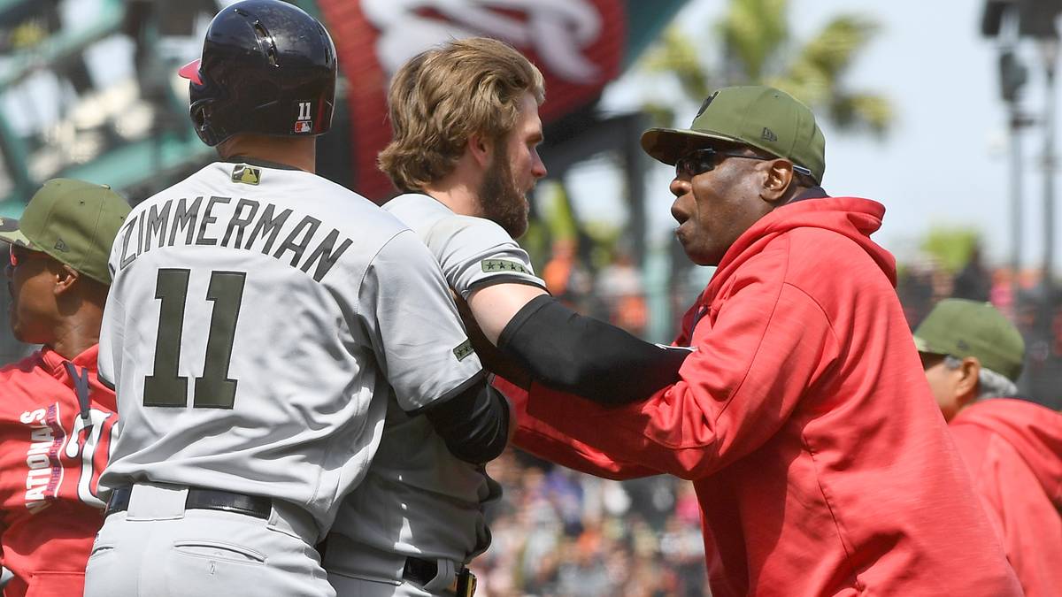 Auch Harper ist kaum zu beruhigen. "Man rennt entweder zur ersten Base oder geht auf ihn los. Ich habe mich dazu entschieden, auf ihn loszugehen", erklärte der 24-Jährige seine Reaktion