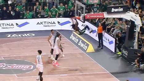 Panathinaikos AKTOR Athen führt das letzte Spiel der Series gegen Anadolu Efes Istanbul entschlossen an. Als nächstes steht das Halbfinale gegen Fenerbahce an.