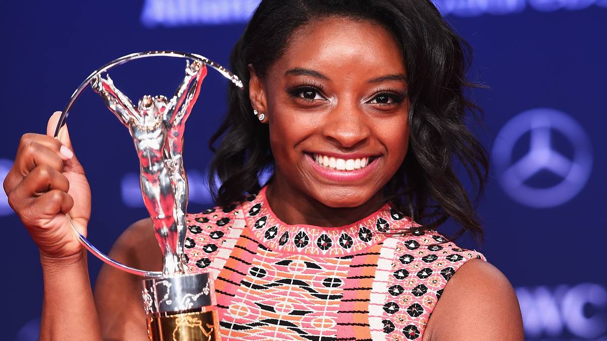 "Klein aber oho" gilt für Turnerin Simone Biles. Die nur 1,45 Meter große Amerikanerin gewinnt den begehrten Sport-Oscar und gehört im frechen Minikleid auch optisch zu den Gewinnerinnen  