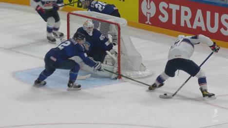 Gastgeber Finnland holt gegen die USA den dritten Sieg im dritten Spiel. Das Highlight des Spiels setzt aber ein US-Boy.