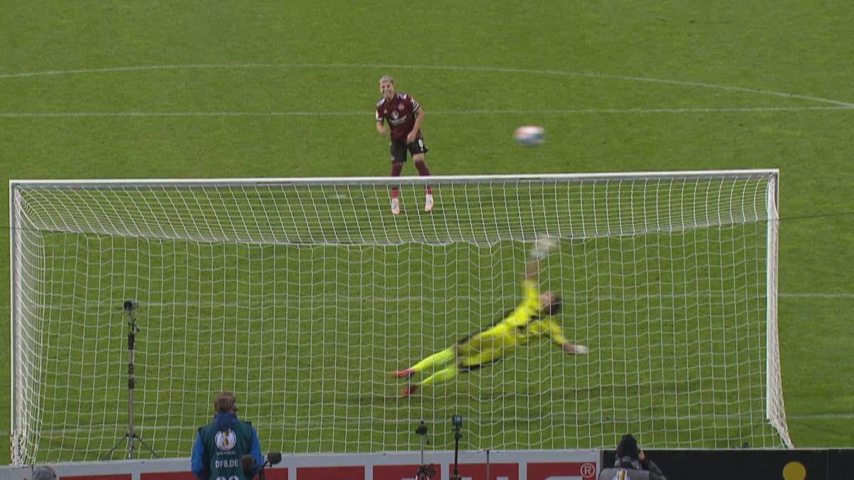 Der Hamburger SV setzt sich in einem dramatischen Elfmeterschießen gegen Nürnberg durch. Alle Tore und Highlights im Video.