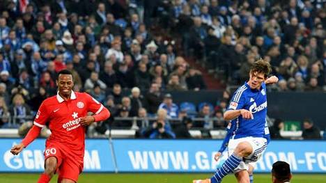 Schalkes Klaas-Jan Huntelaar erzielte beim Sieg gegen Mainz seine Treffer 99 bis 101 für die Königsblauen. ZUM DURCHKLICKEN: Die Bilder des 13. Spieltags