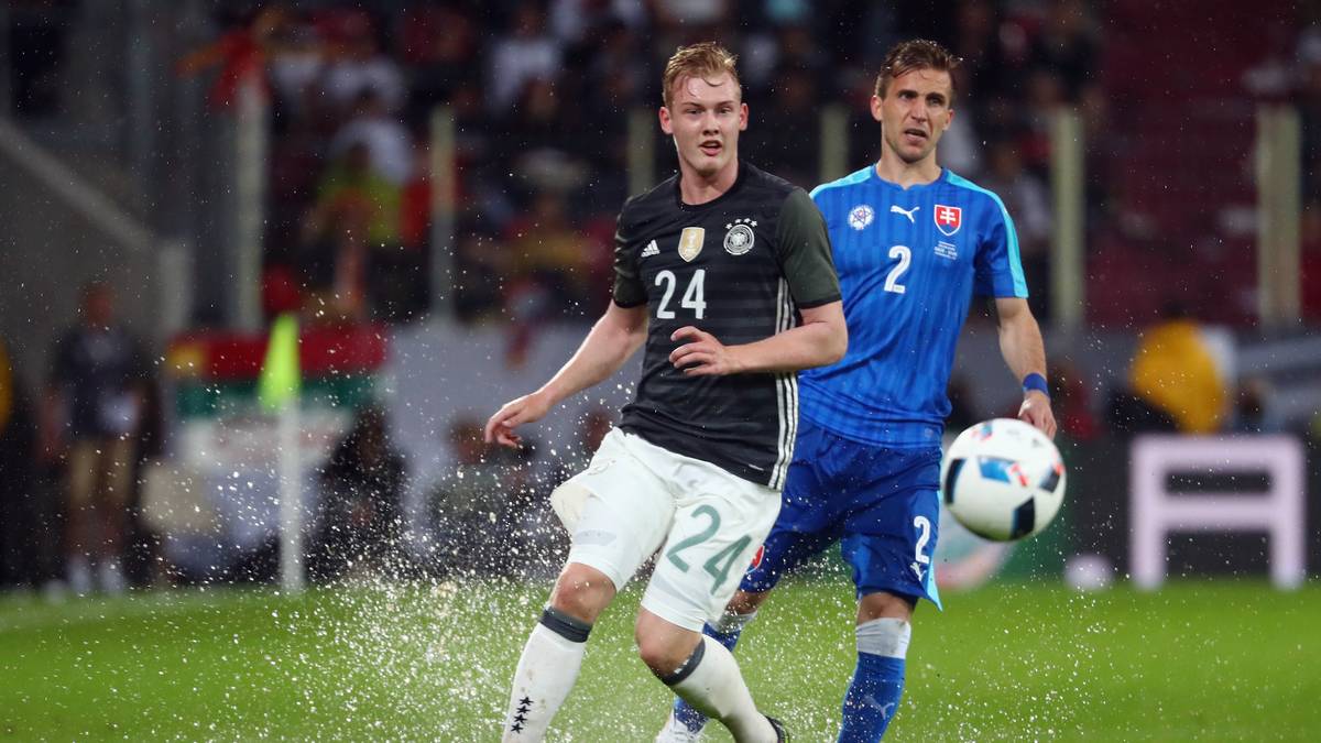 JULIAN BRANDT (ab 46.): Ähnliches Schicksal wie Weigl. Lange unauffällig, dann aber immerhin noch mit einer guten Aktion, als er Götze auflegt. Weiterhin erster Streichkandidat für Löw. SPORT1-Note: 3,5