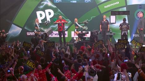 Der Walk-on von Nathan Aspinall funktioniert auch bei der WM 2026 wieder und bringt die Fans im Ally Pally in Stimmung.