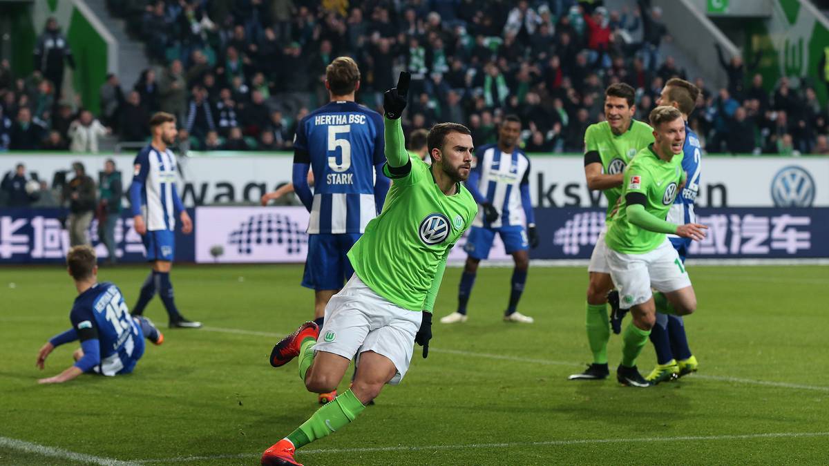 Auch in Wolfsburg beginnt die Partie schwungvoll. Borja Mayoral bringt den VfL gegen Berlin in der 12. Minute in Führung