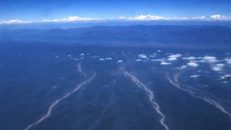 Das Hochgebirge des Himalaya (Luftaufnahme)